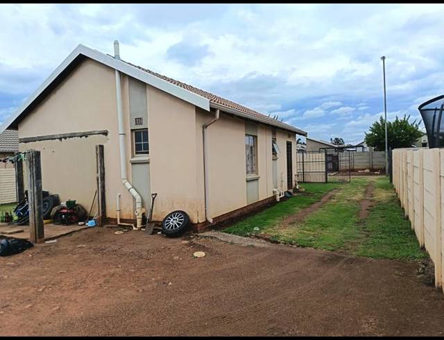 3 BEDROOM HOUSE FOR SALE IN SKY CITY